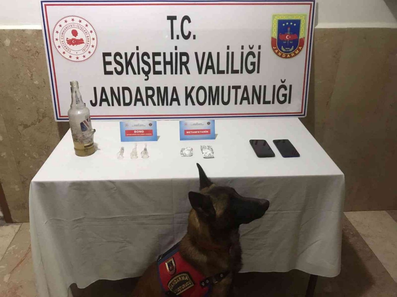 Uyuşturucu operasyonunda 2 kişi yakalandı