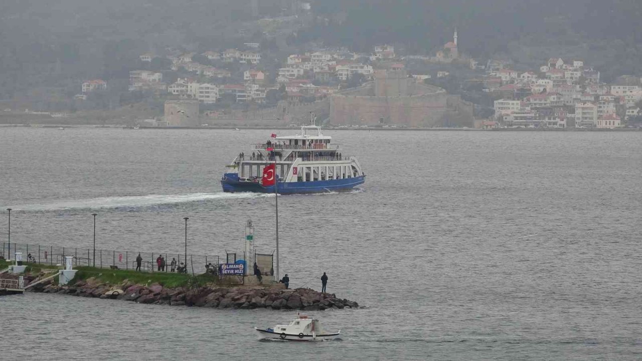 Gökçeada ve Bozcaada’ya feribot seferlerine 2 gün fırtına engeli