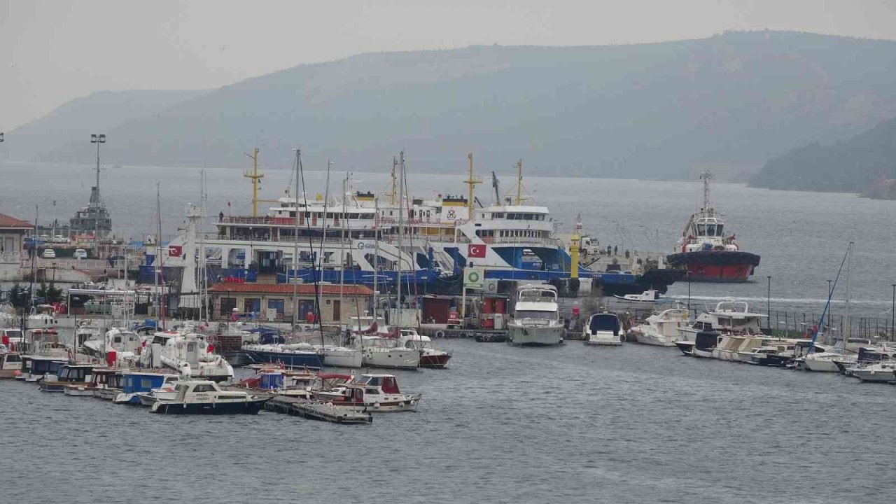 Gökçeada ve Bozcaada’ya feribot seferlerine 2 gün fırtına engeli