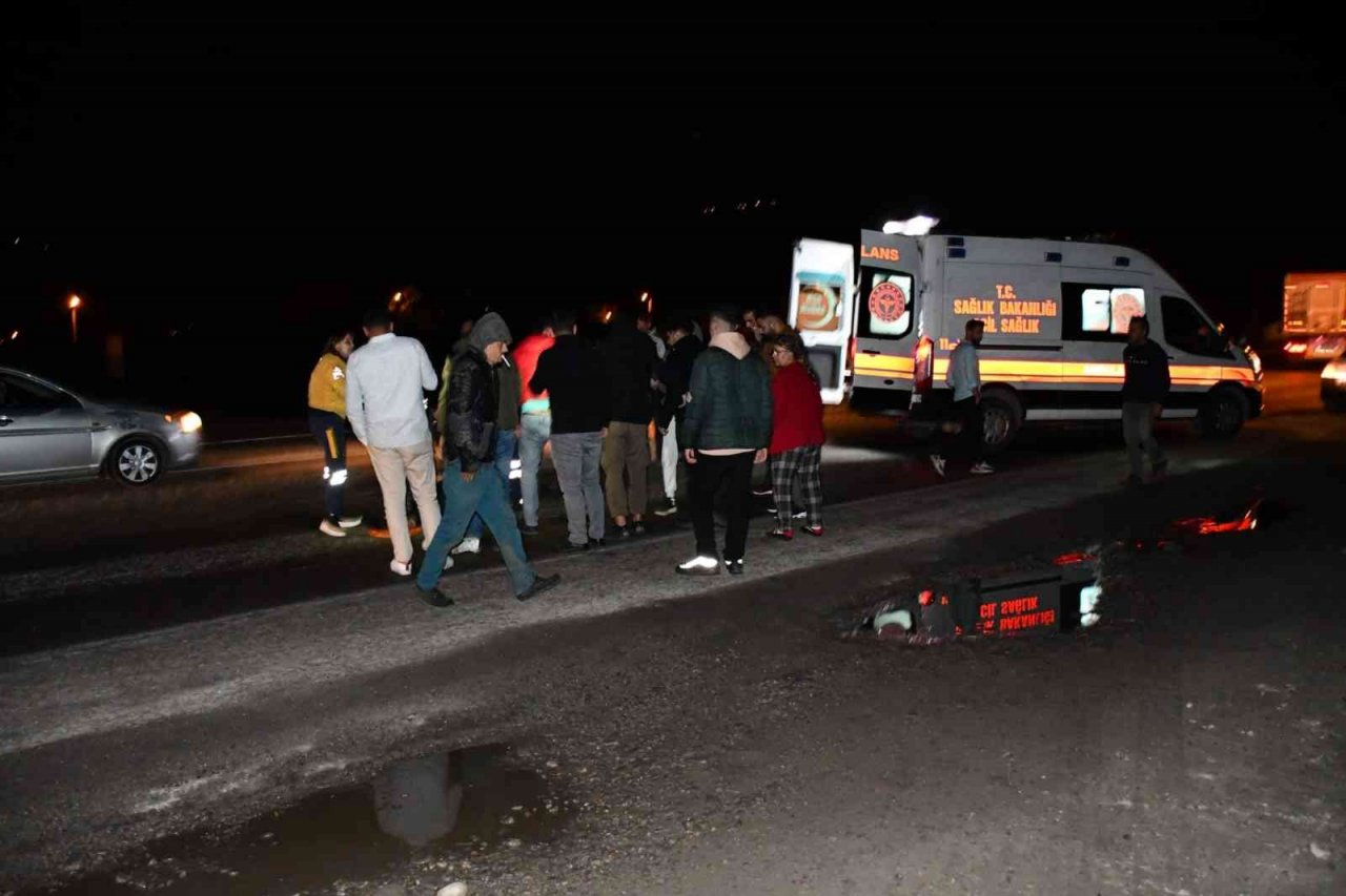 Hatay’da kayganlaşan yolda elektrikli bisiklet devrildi: 2 yaralı