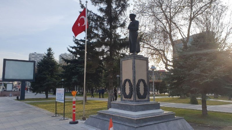 Başkan Büyükkılıç: “Biz belediyeciliğin şov değil, hizmet tarafındayız”