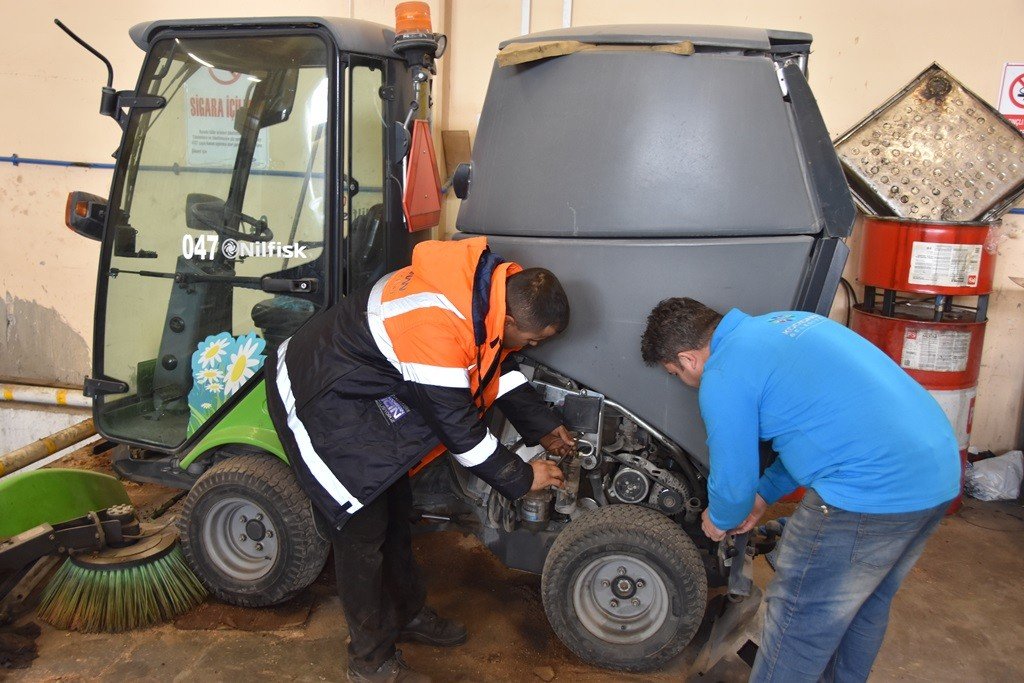 Başkan Çolakbayrakdar: “Atölyemiz, fabrika gibi birçok alanda hizmet üretiyor”