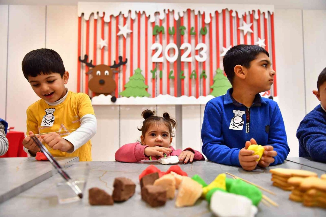 Çocuk Atölyesindeki minikler kurabiye yapmayı öğrendi