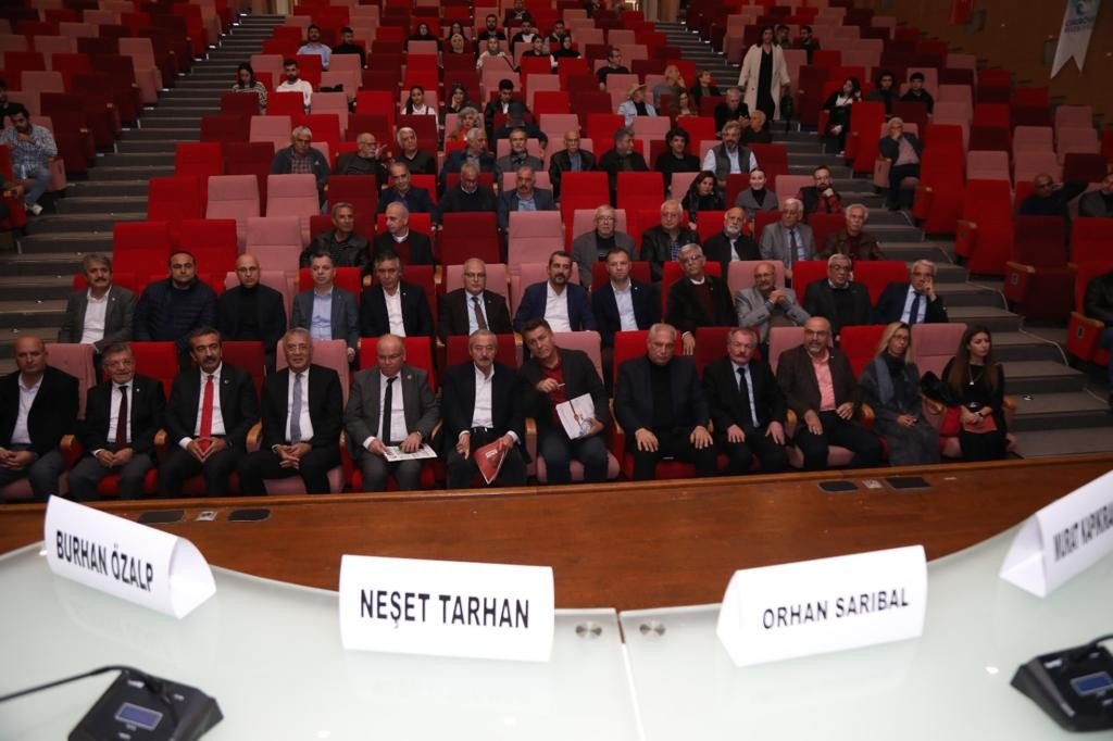 Başkan Tarhan, ’tarım ve devlet’ konulu panelde konuştu