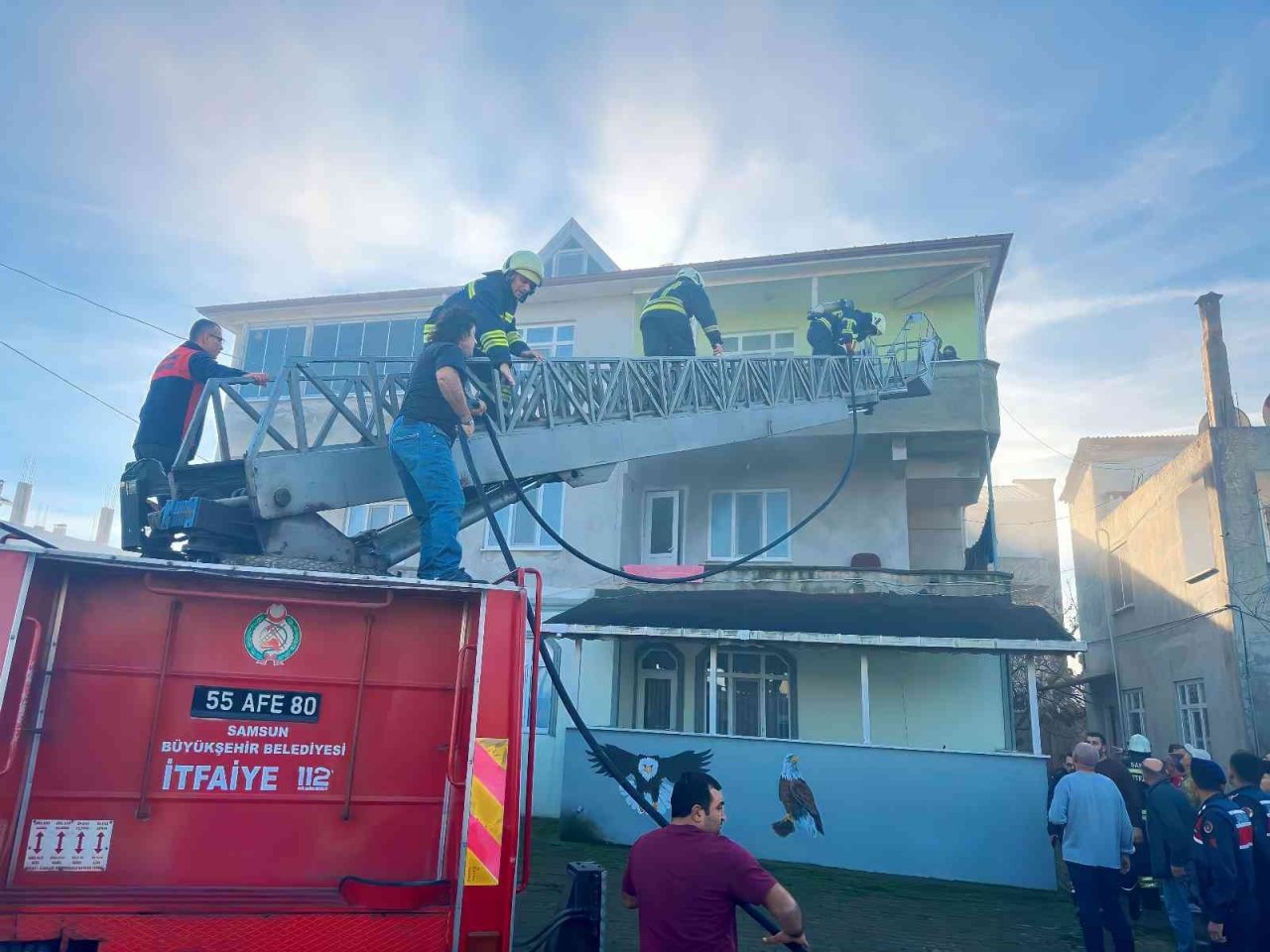 Samsun’da bir evde çıkan yangında 2 kişi hastanelik oldu