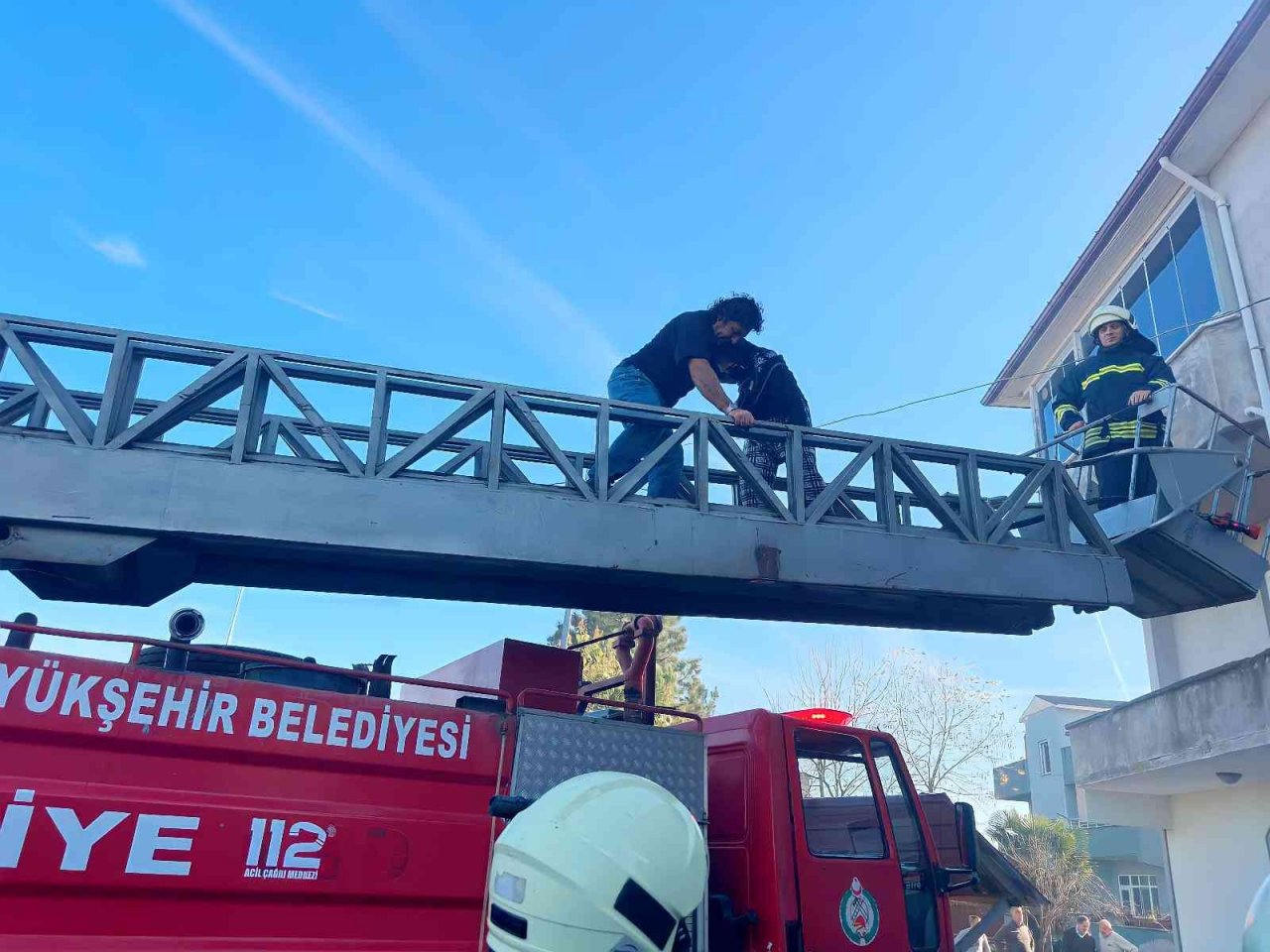 Samsun’da bir evde çıkan yangında 2 kişi hastanelik oldu