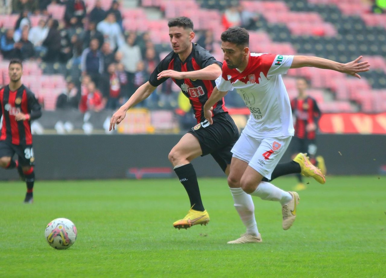 TFF 3. Lig: Eskişehirspor: 1 - Nevşehir Belediyespor: 2