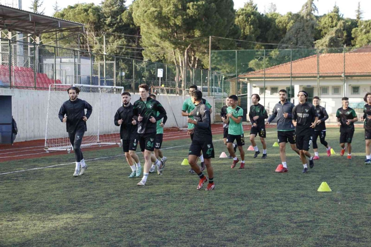 Denizlispor U19 Takımı, ilk yarıda zirveye ortak oldu
