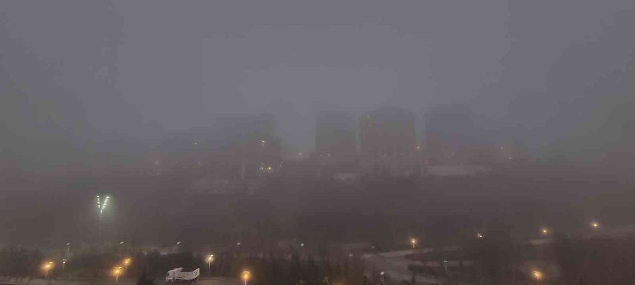 Ankara’da yoğun sis: Görüş mesafesi 10 metreye kadar düştü