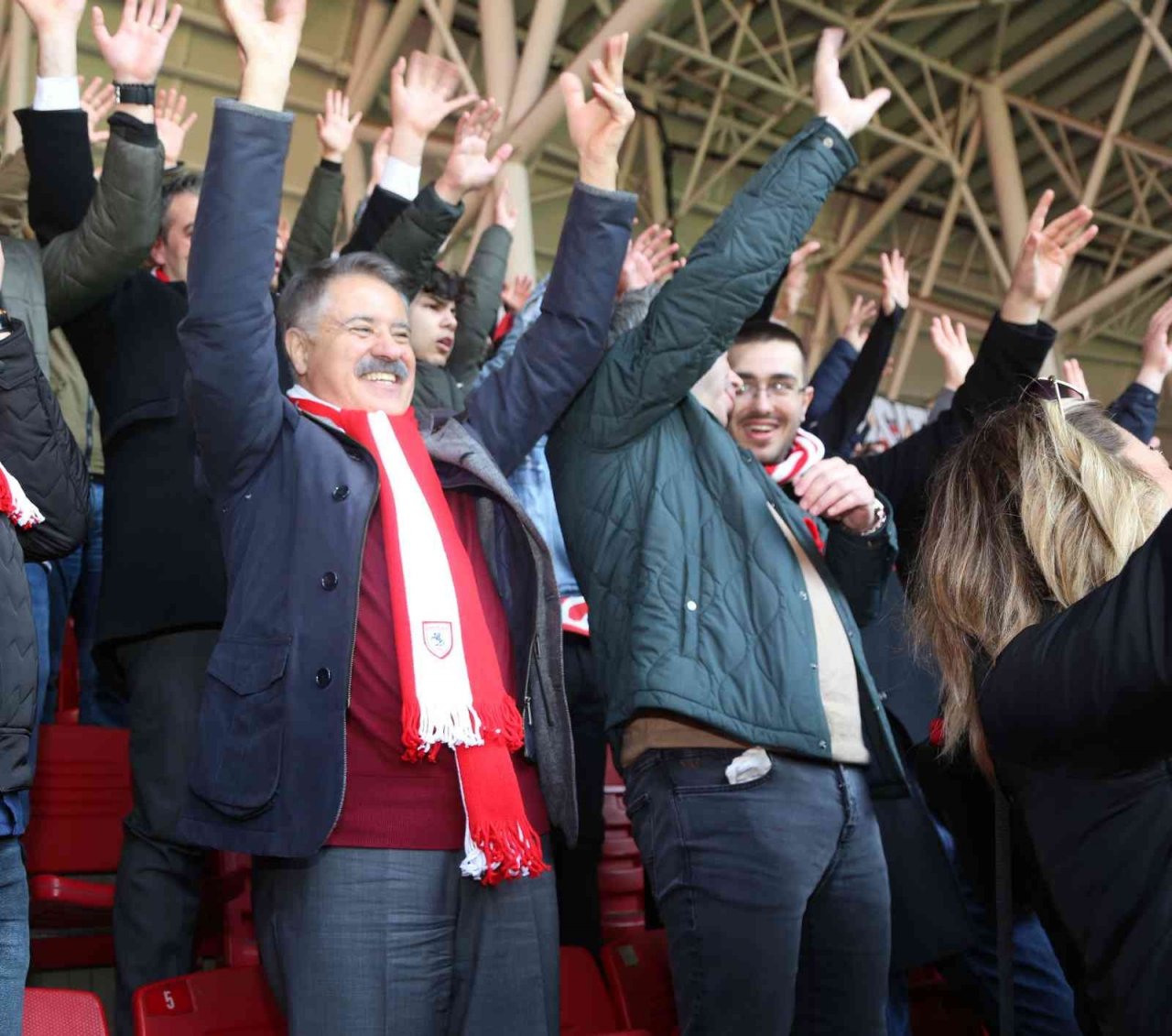 Atakum’dan taraftara ulaşım desteği