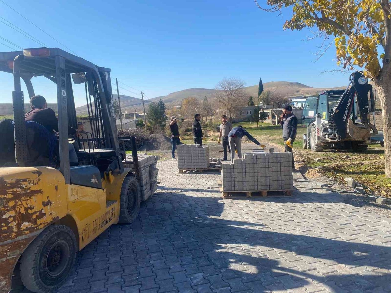 Birecik’te kırsal mahalleler modern görünüme kavuşuyor