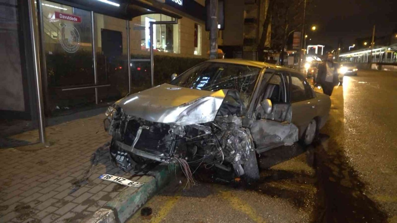 Alkollü sürücü kırık koluyla direksiyon başına geçti, kaza yapıp ortalığı birbirine kattı