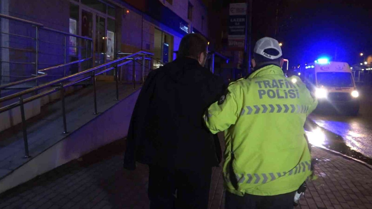 Alkollü sürücü kırık koluyla direksiyon başına geçti, kaza yapıp ortalığı birbirine kattı