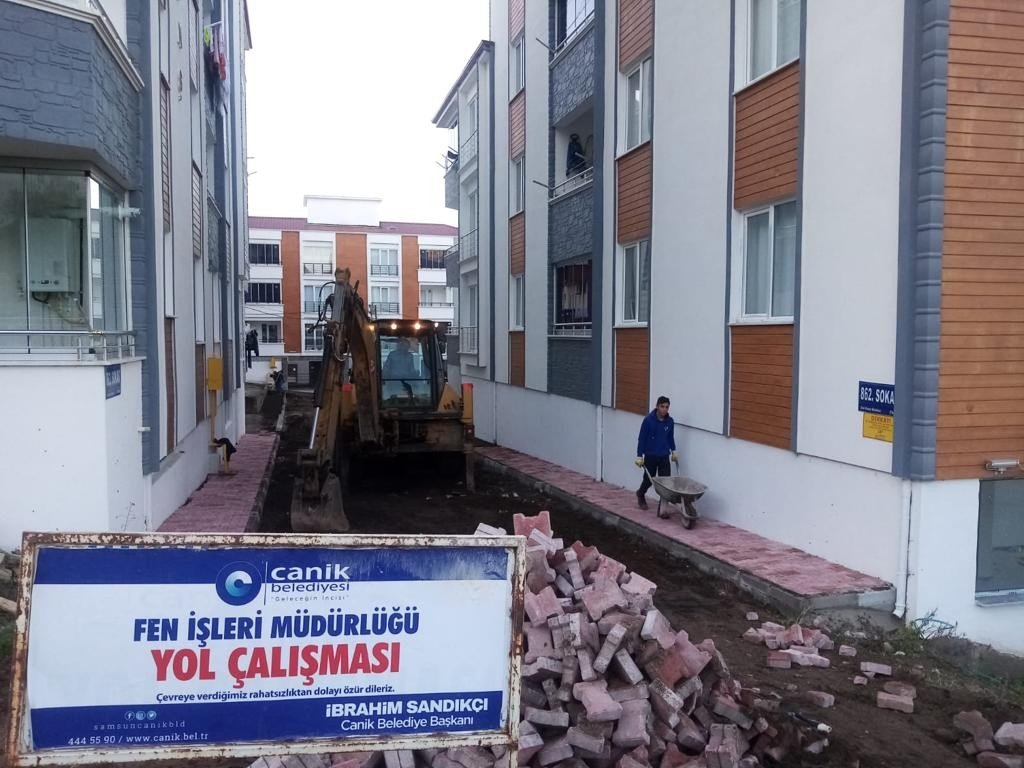 Başkan Sandıkçı: “İlçemizin yollarını ilmek ilmek işliyoruz”