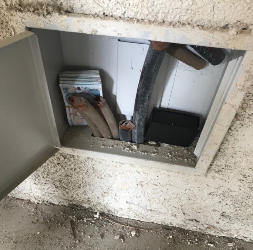 Hırsızlar 80 bin liralık ziynet eşyasını elektrik hattına sakladı