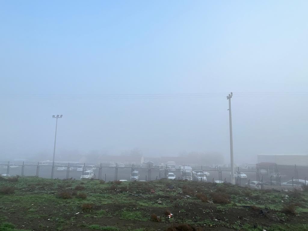 Diyarbakır’da görüş mesafesi 50 metreye düştü, uçak seferleri iptal edildi