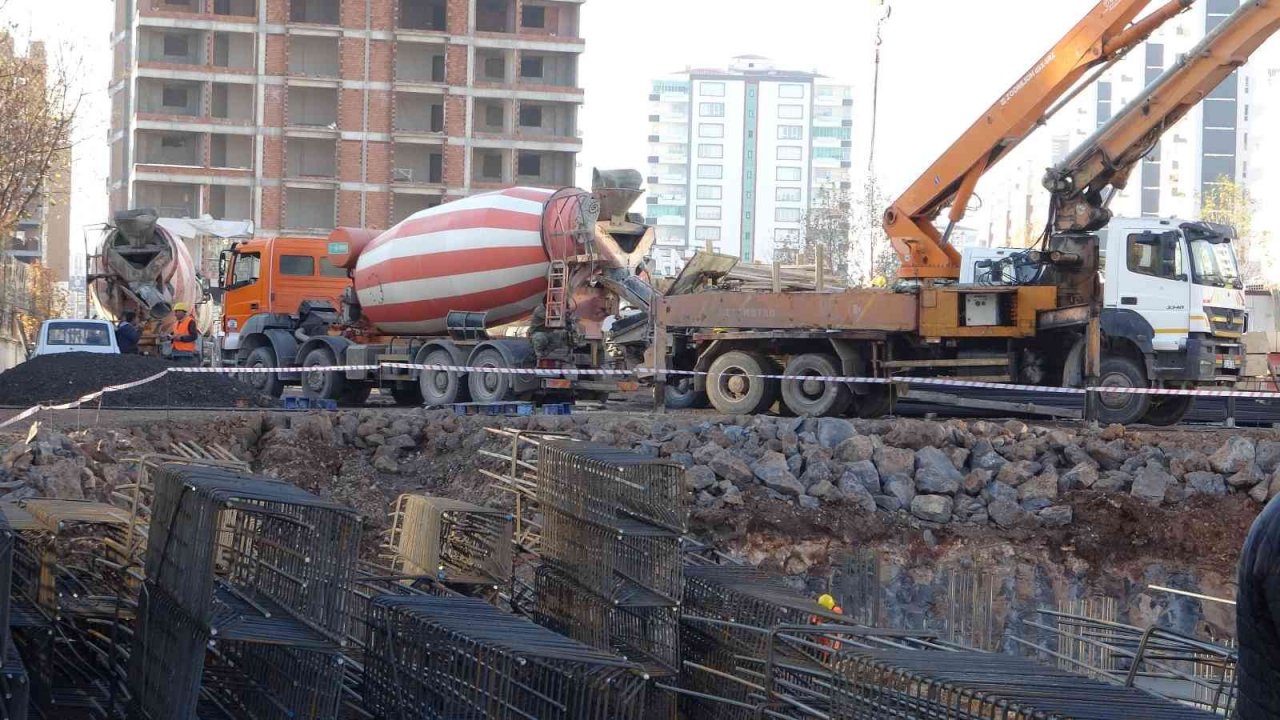 40 yıllık sorunu çözen Kayapınar Belediyesi Millet Bahçesi oluşturdu