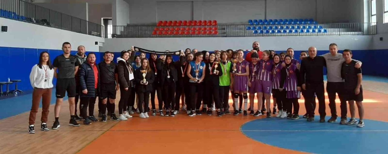 Hentbolda şampiyonlar belli oldu