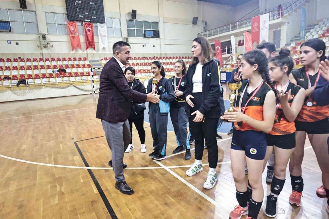 Filede kazananları kupasına kavuştu