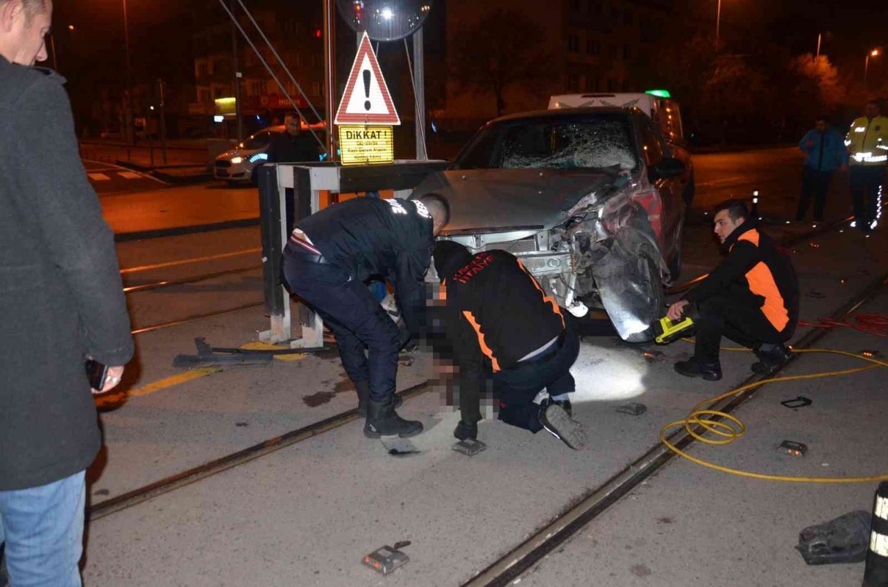 Kayseri’de motosiklet otomobile çarptı: Ağabey öldü, kardeşi ağır yaralandı