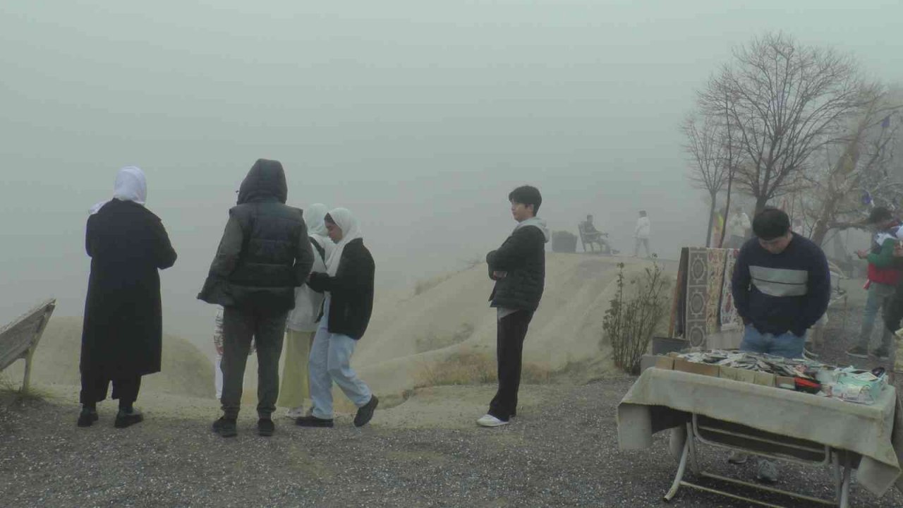 Kapadokya bölgesinde sis etkili oldu