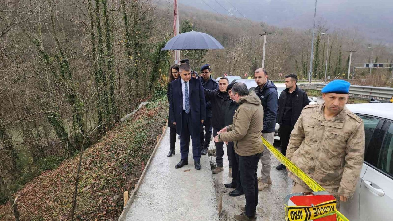 Virajı alamadı hemzemin geçide uçtu: 1 ölü