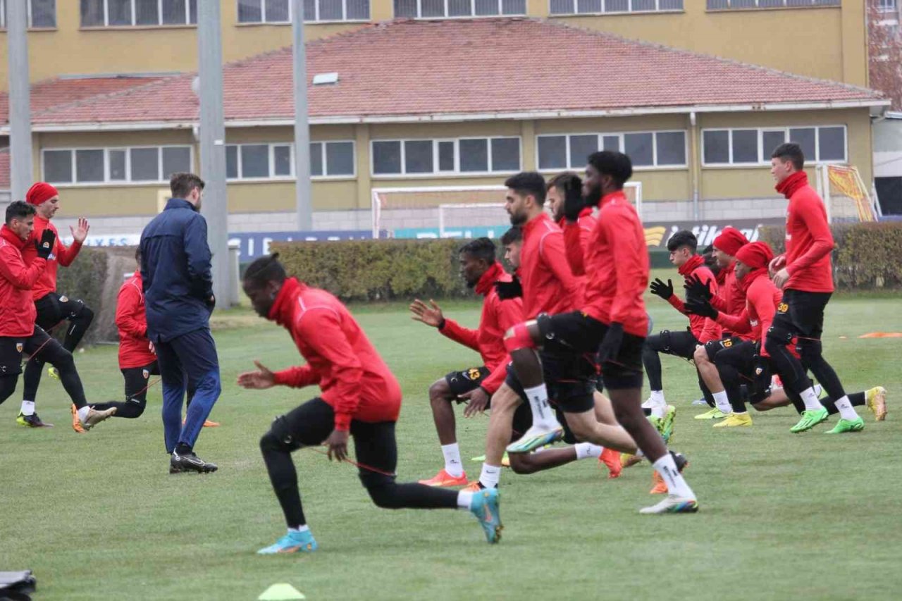 Çağdaş Atan: “Kamp döneminde fiziksel anlamda istediğimiz verimi aldık”