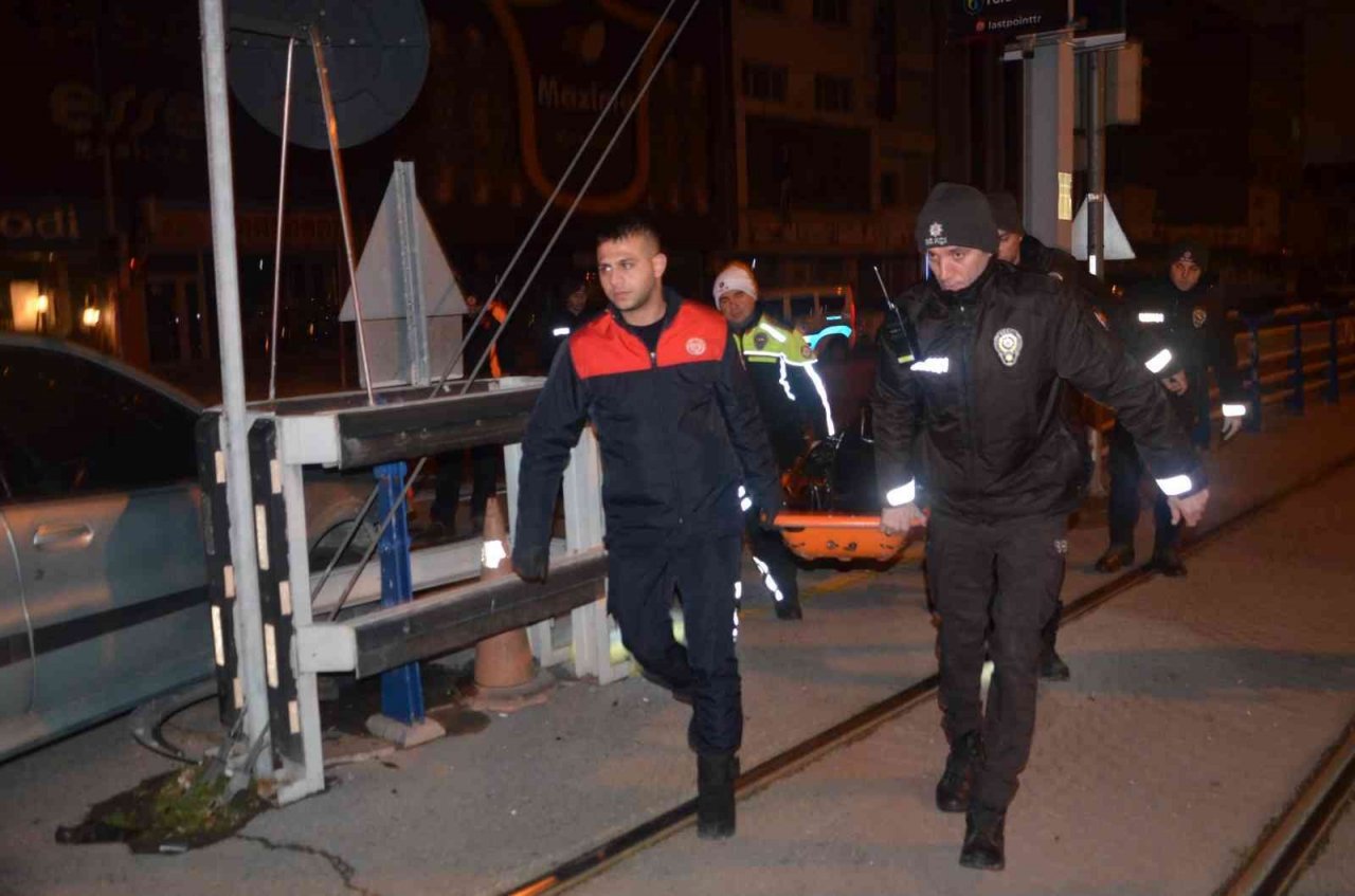 Kayseri’de motosiklet otomobile çarptı: Ağabey öldü, kardeşi ağır yaralandı