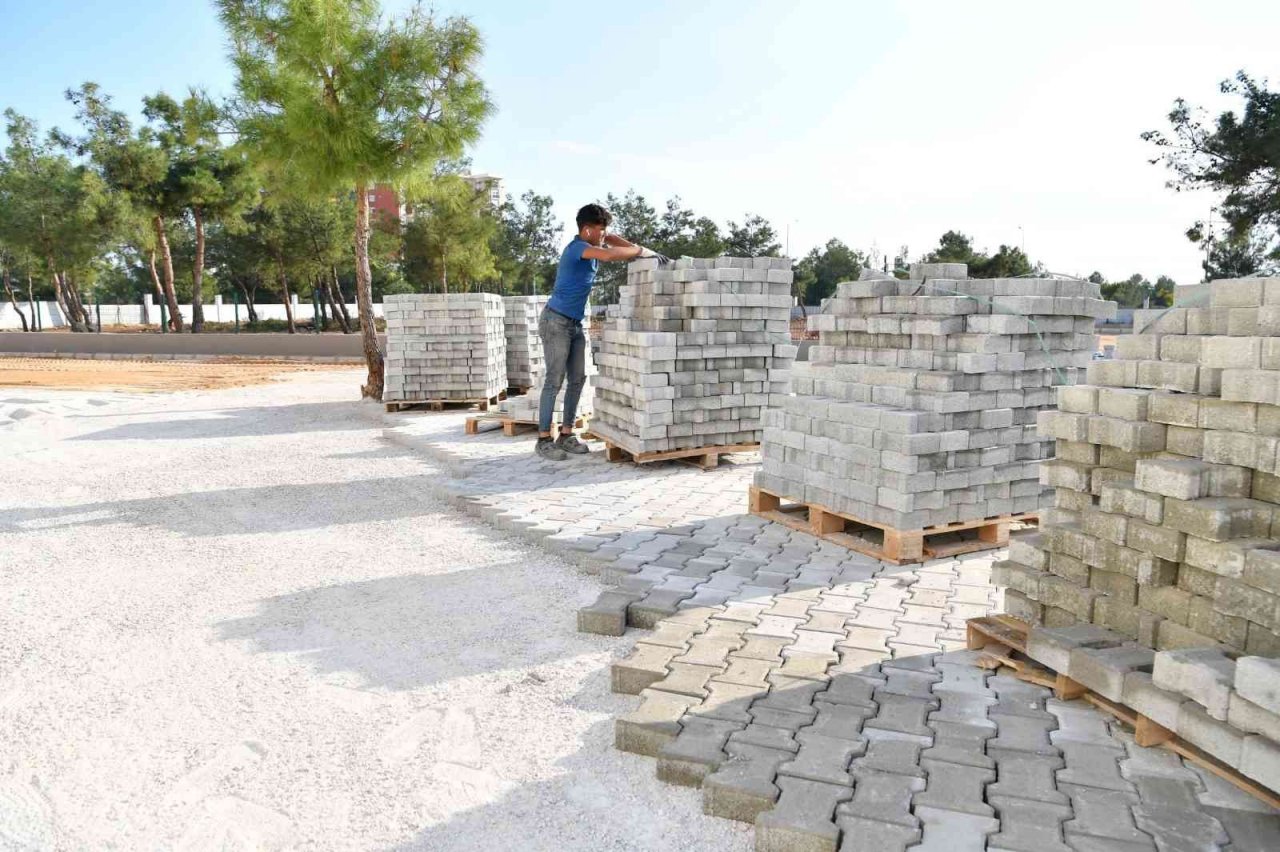 Konyaaltı okullarında çalışmalar sürüyor