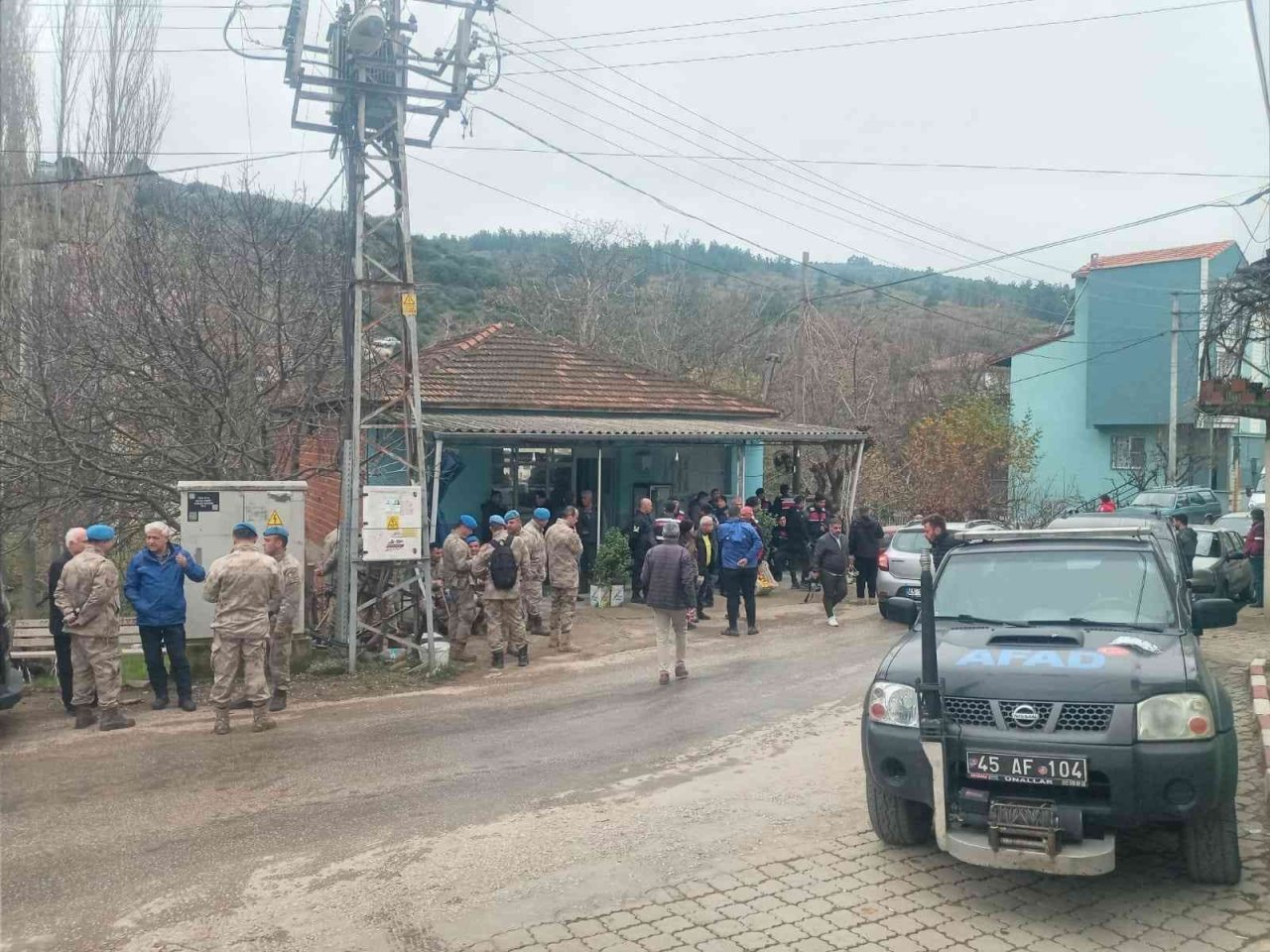 Kekik toplamaya giden yaşlı kadından haber alınamıyor