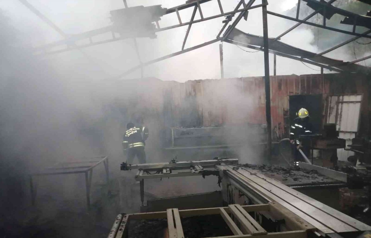 Marmaris’te işyeri yangını