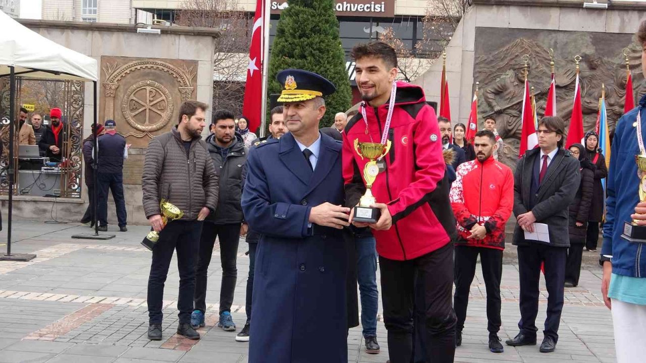 Atatürk’ün Kayseri’ye gelişinin 103. Yılı Coşkuyla Kutlandı