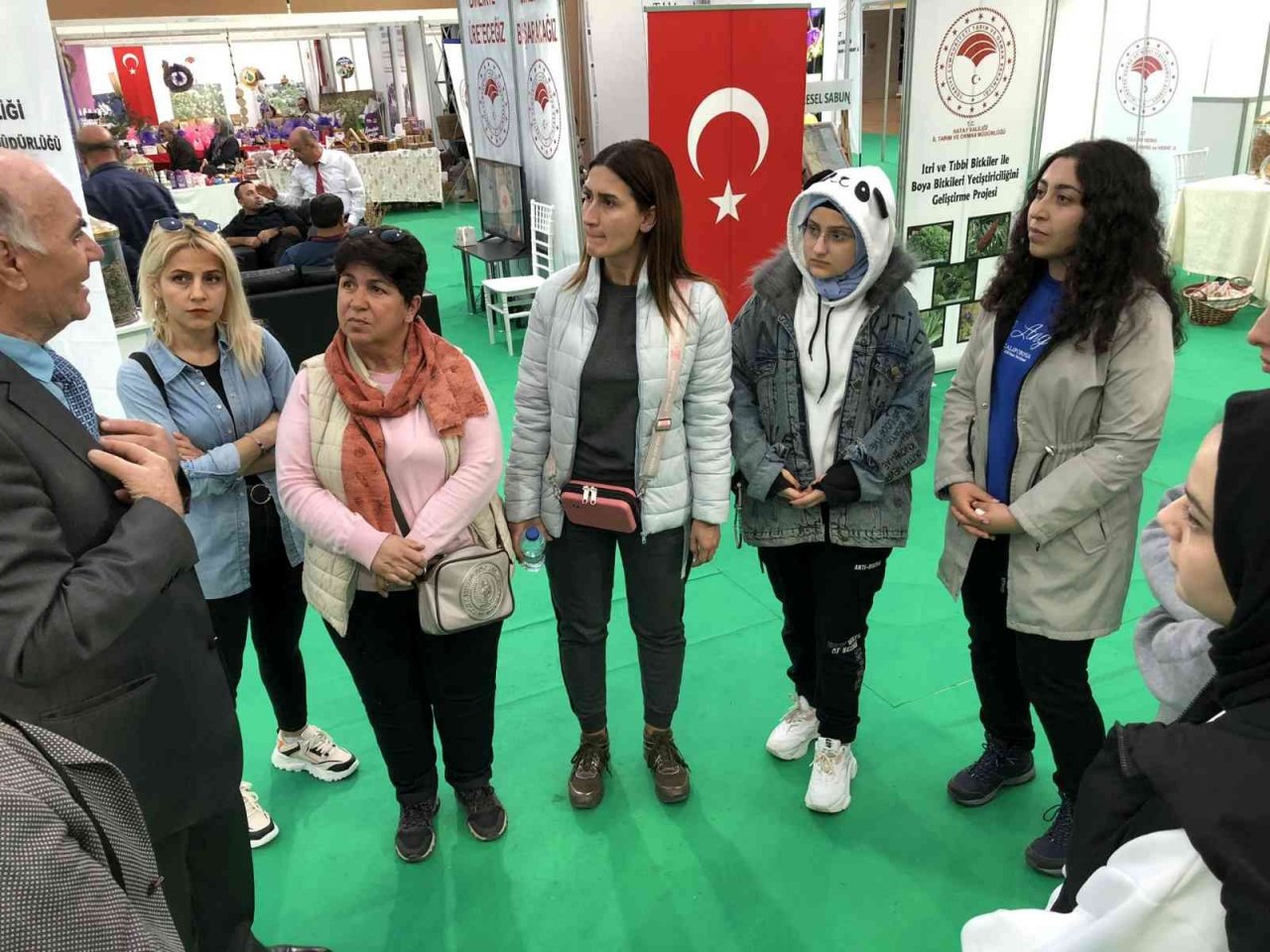 NEVÜ öğrencileri “Antalya Tıbbi ve Aromatik Bitkiler Fuar’ında