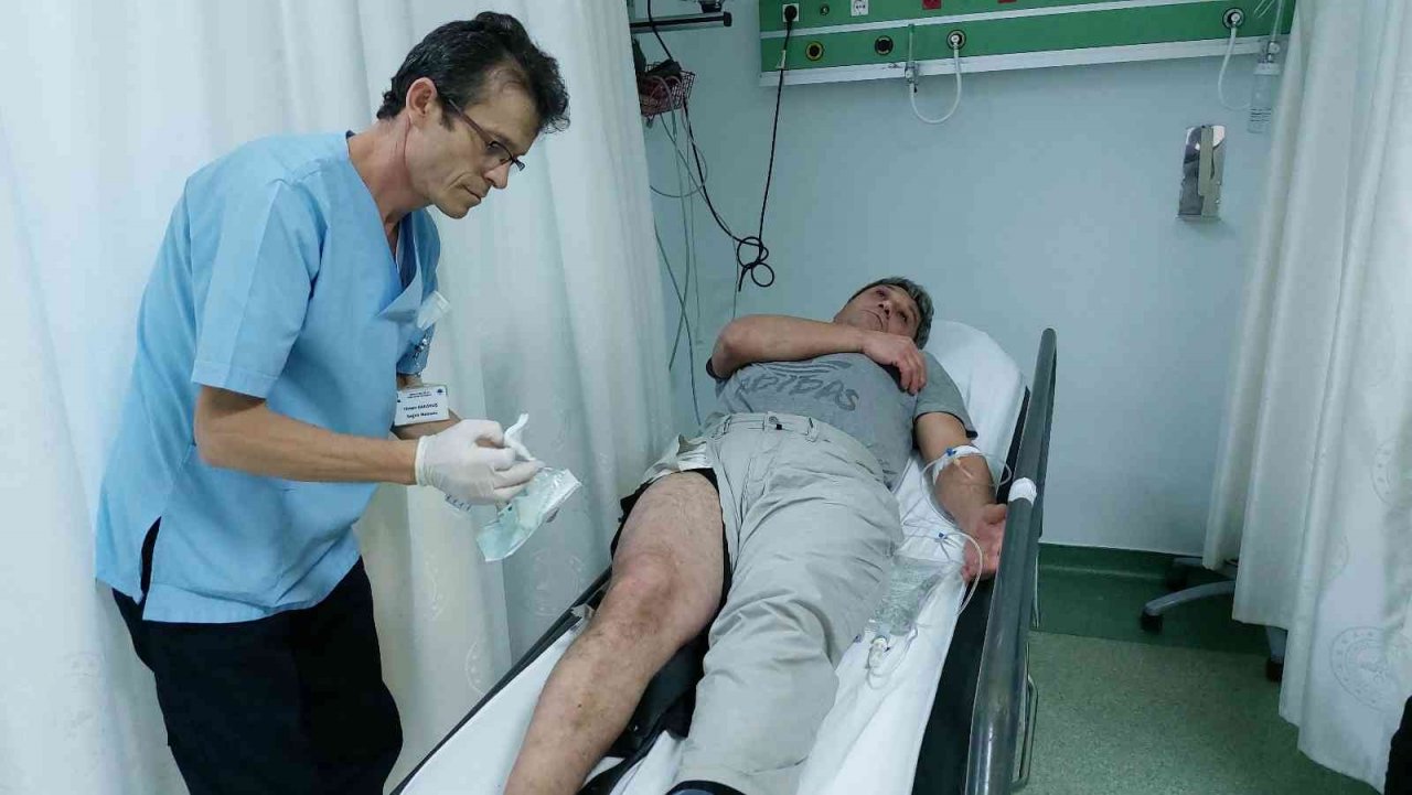 Evinden çıkarken silahlı saldırıda yaralandı