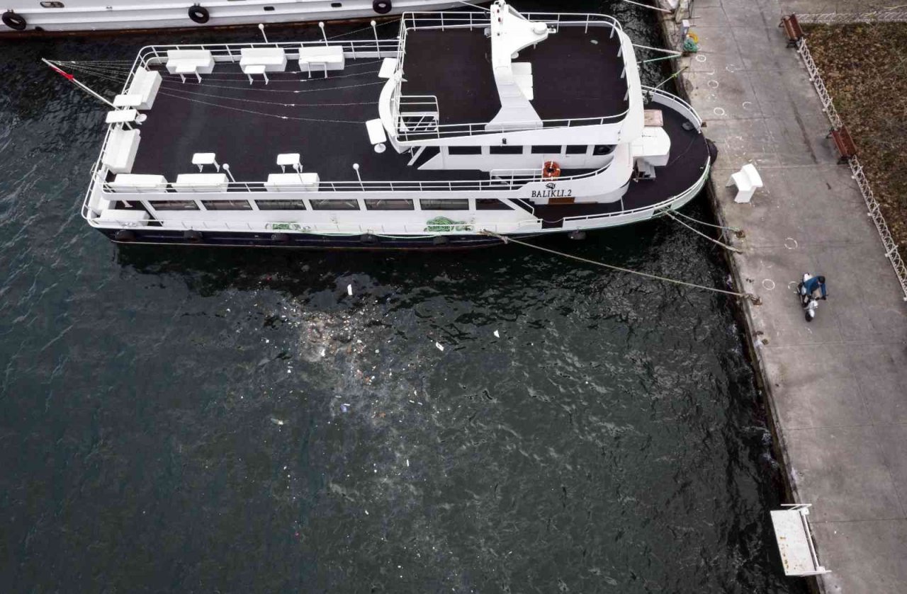 Fırtına ile Sarıyer sahillerinde oluşan ilginç görüntü dron kamerasına yansıdı