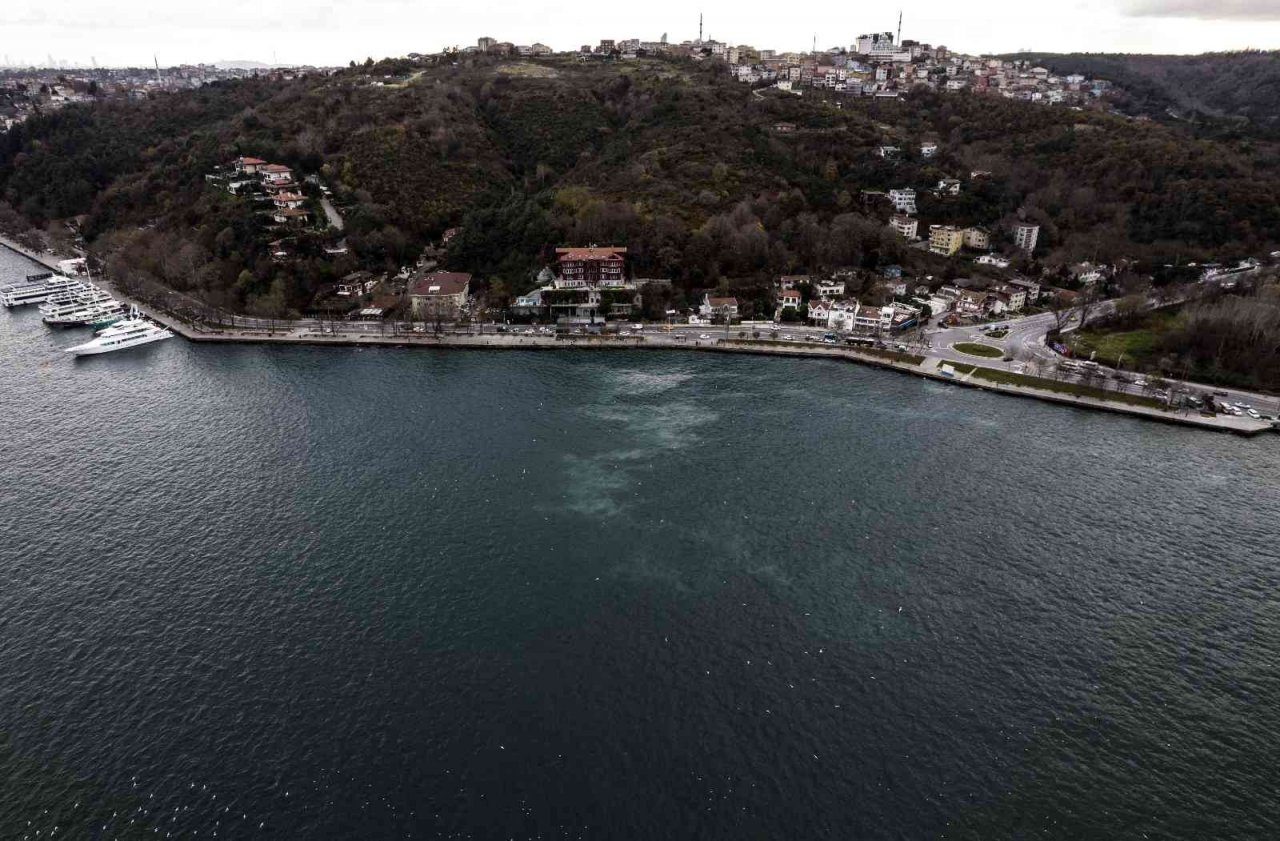 Fırtına ile Sarıyer sahillerinde oluşan ilginç görüntü dron kamerasına yansıdı