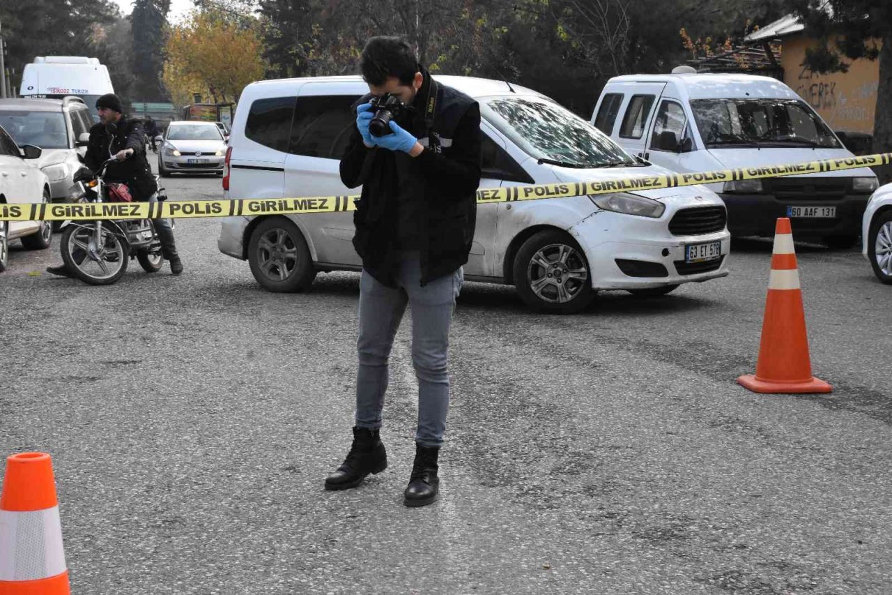 Sokak ortasında silahlı saldırıya uğrayan kişi hayatını kaybetti