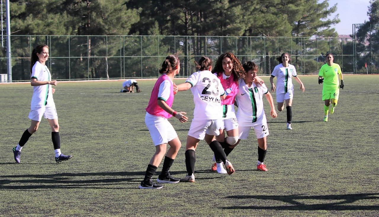 Horozkent’in kızları Bağcılar’ı geçemedi