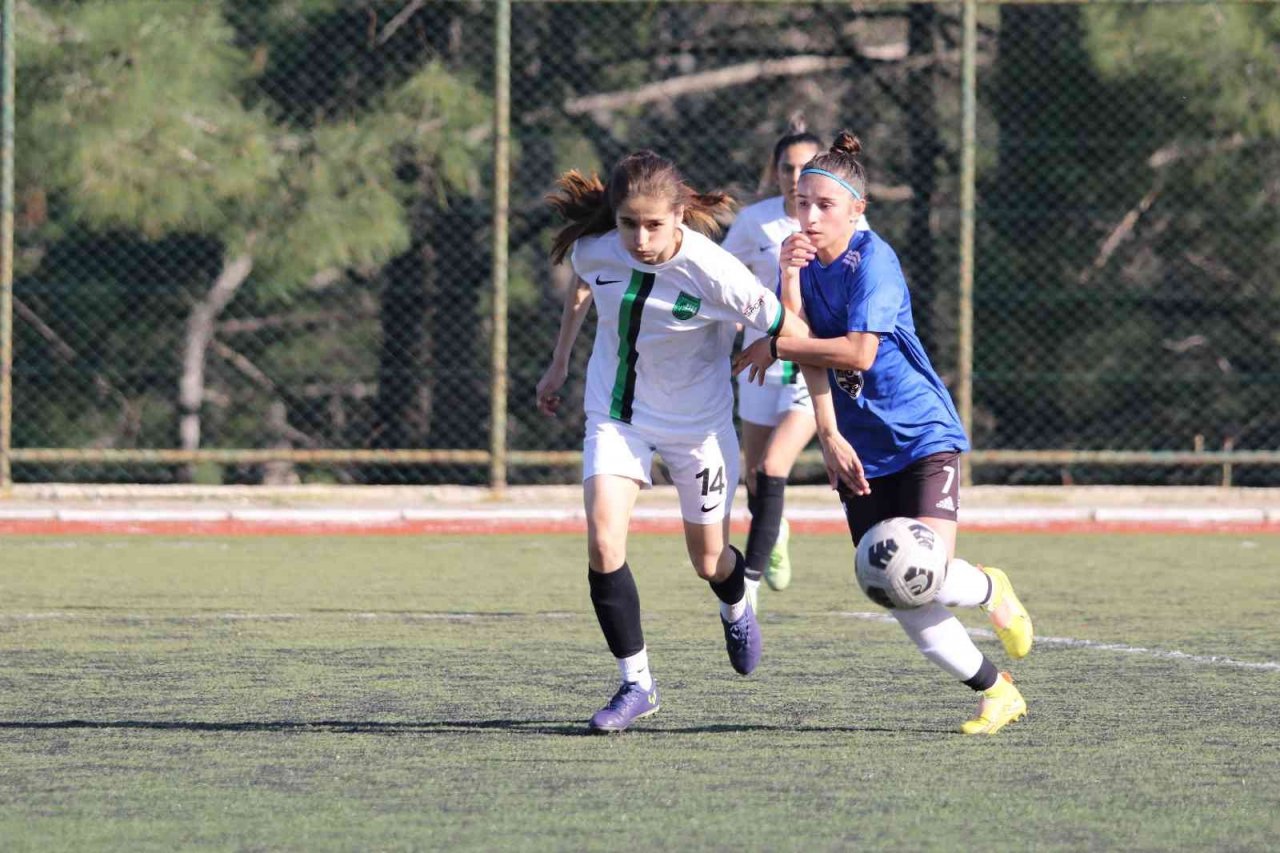 Horozkent’in kızları Bağcılar’ı geçemedi