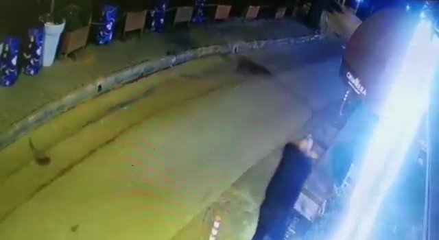 Anlaşmazlığa düşen valeler sokak ortasında birbirlerine kurşun yağdırdı