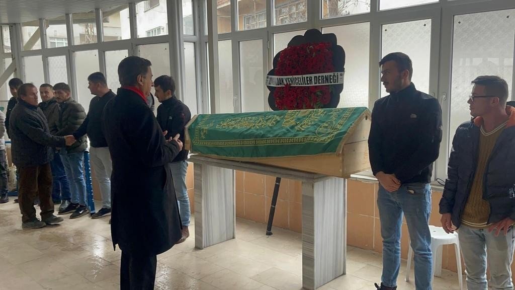 Maden kazasında hayatını kaybeden işçi köyünde toprağa verildi