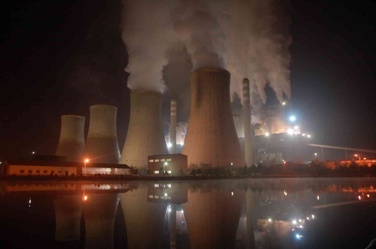 Termik santralde asansör boşluğuna düşen işçi hayatını kaybetti