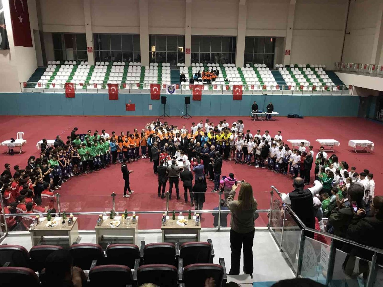 Salihli’de sporun yıldızları ödüllendirildi