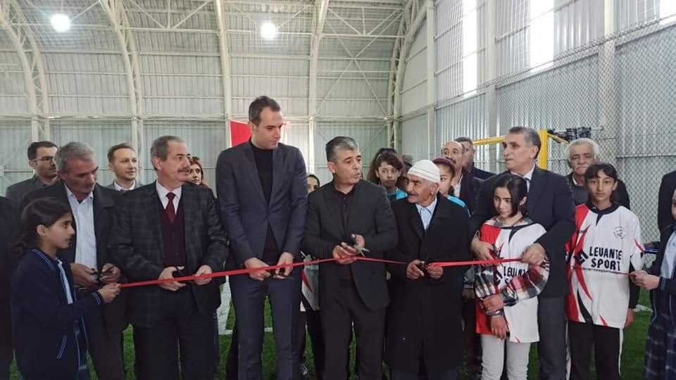 Aydınlar beldesi öğrencileri spor sahasına kavuştu