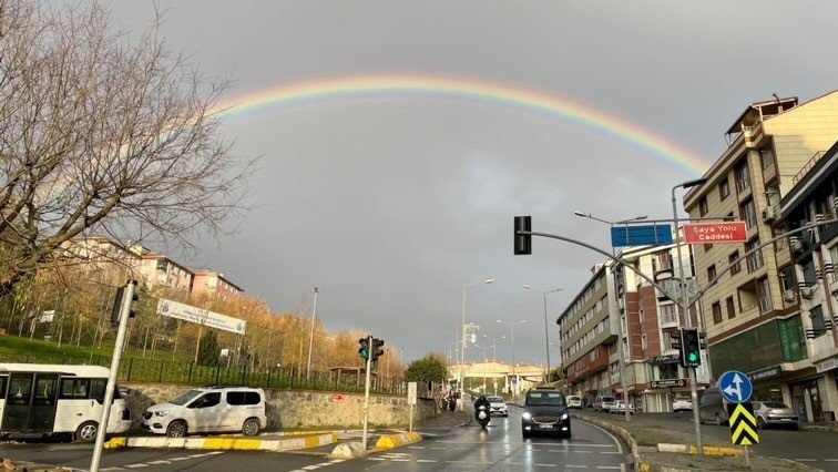 Eyüpsultan’da çifte gökkuşağı hayran bıraktı