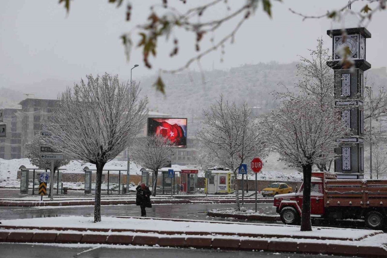Hacılar beyaza büründü