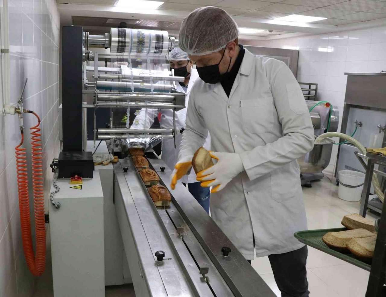 Haliliye’de yılda 741 bin 680 glutensiz ekmek üretiliyor