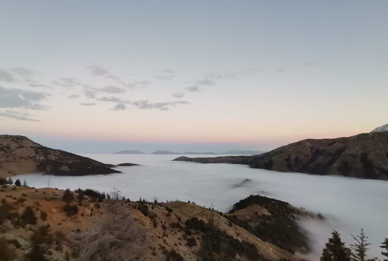 Berit Dağı sise büründü