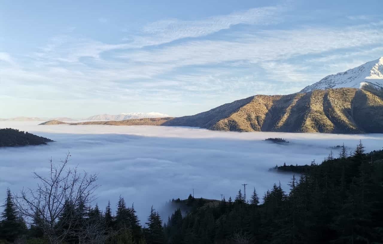 Berit Dağı sise büründü