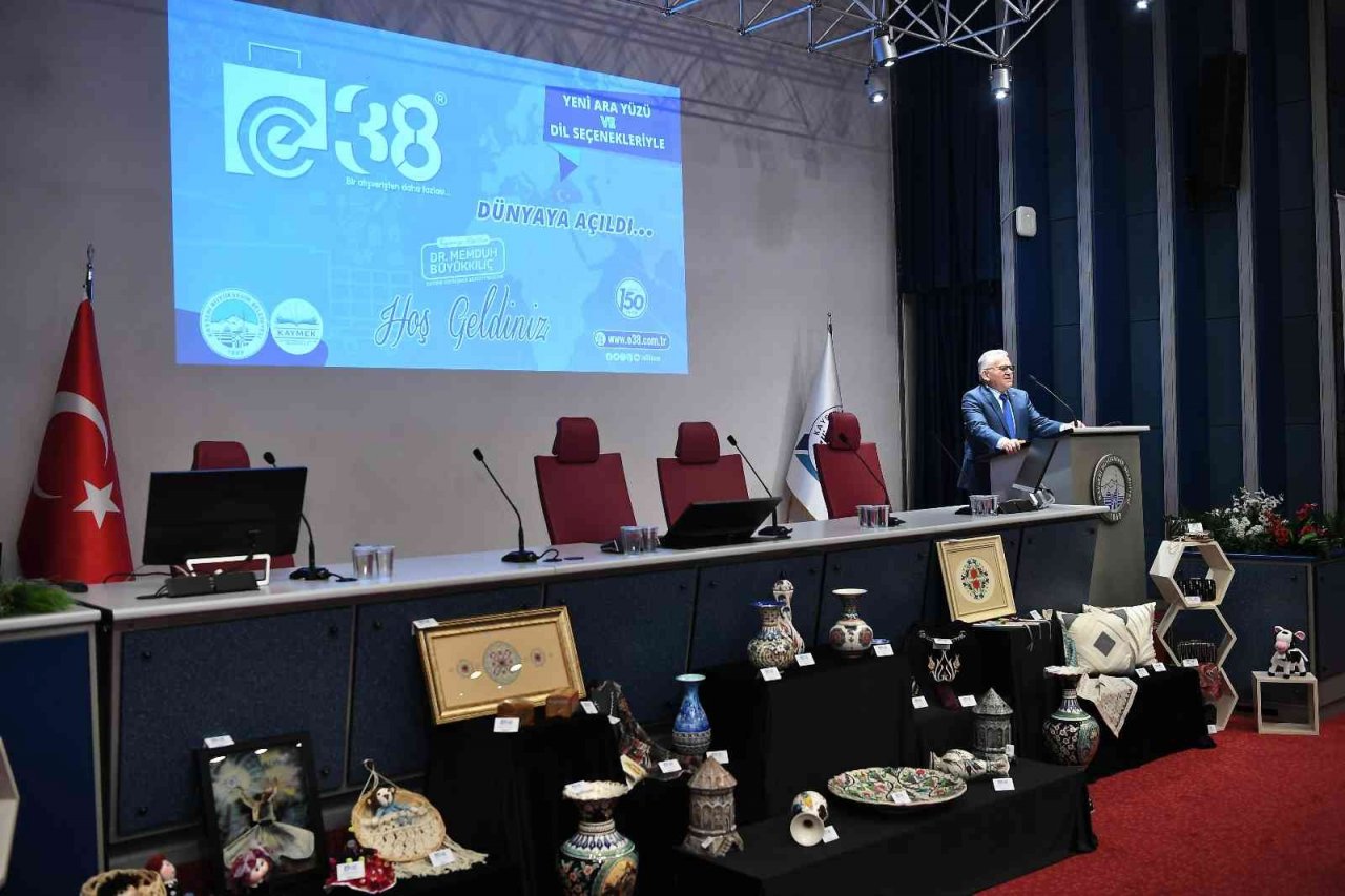 Başkan Büyükkılıç, e-38’in dünyaya açılan yeni ara yüzünü tanıttı